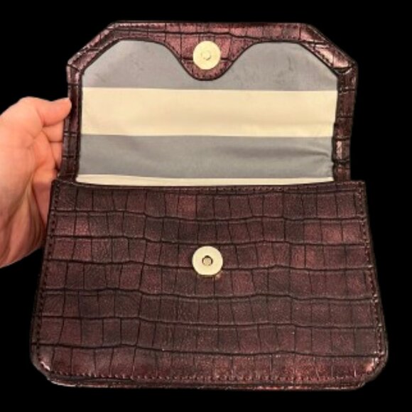 ✨ Kate Landry Burgundy Croc-Embossed Crossbody / Wallet-on-Chain ✨ - Picture 10 of 13